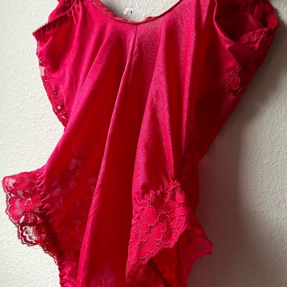 NWT Vintage Victoria's Secret Gold Label Red Lace Bodysuit Size 36C - Picture 11 of 15